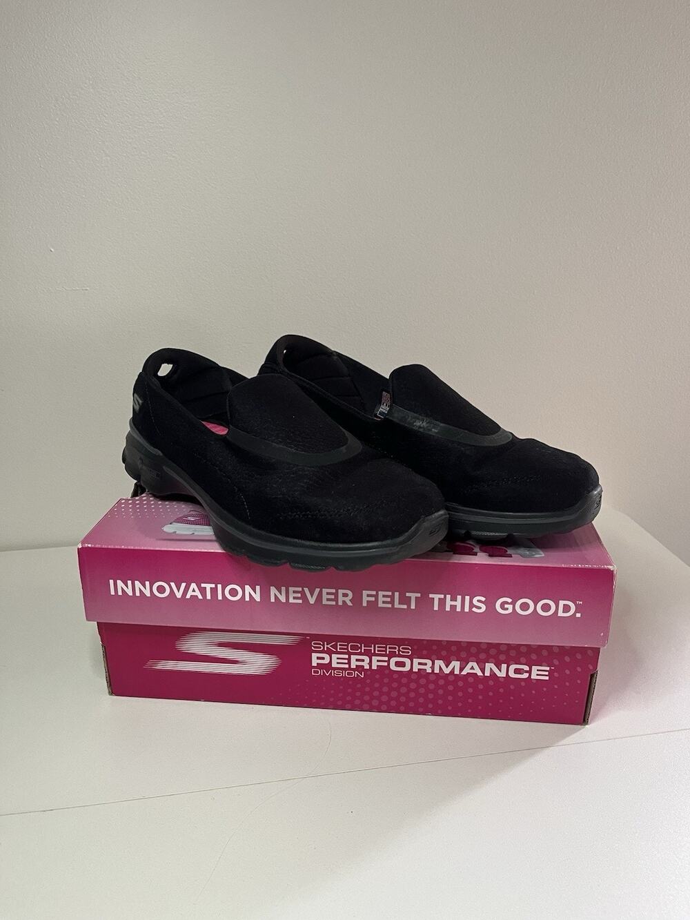 Skechers Performance Women's Go Walk 3 Slip-On Comfort Walking Shoe Size 8 W Box